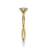 Pierścionek zaręczynowy złoty z diamentem